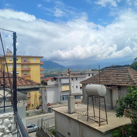 Aleko Guest House Gjirokastër Exteriör bild